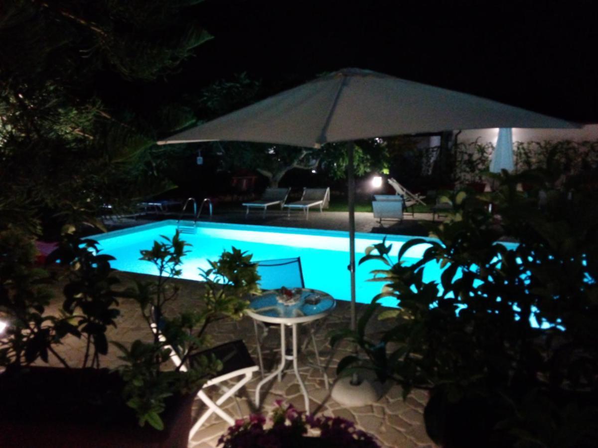 Casa Vacanza Augusto Uggiano La Chiesa Exteriér fotografie