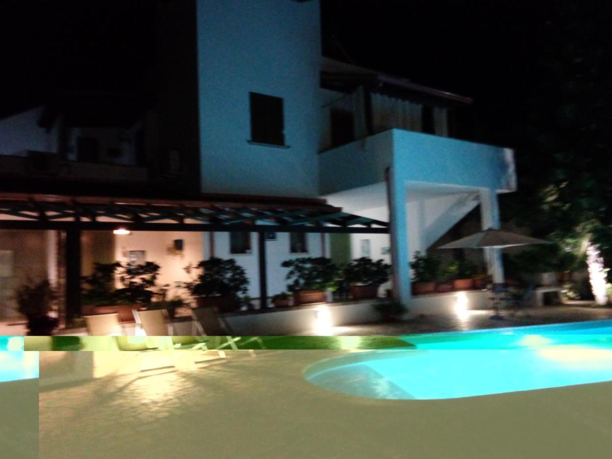 Casa Vacanza Augusto Uggiano La Chiesa Exteriér fotografie