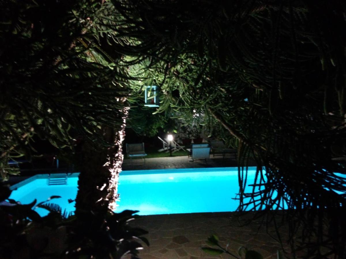 Casa Vacanza Augusto Uggiano La Chiesa Exteriér fotografie